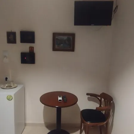 Στούντιο Στη Στοά Βαρβουτσή Νούμερο#7 *